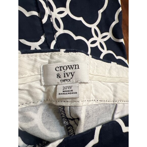 Crown & Ivy Curvy Navy & White Shorts Size 20W Geometric Design Chino - Picture 4 of 4